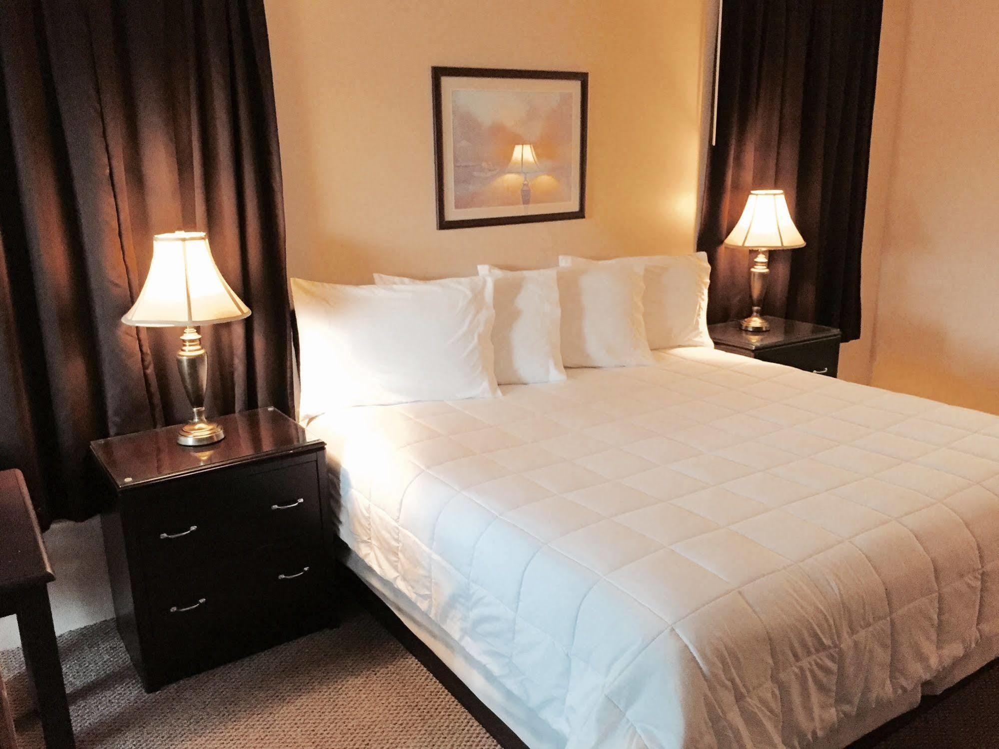 Palms Garden Inn Ellisville Екстериор снимка