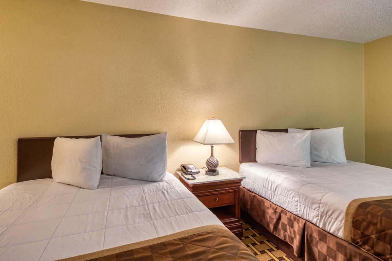 Palms Garden Inn Ellisville Екстериор снимка