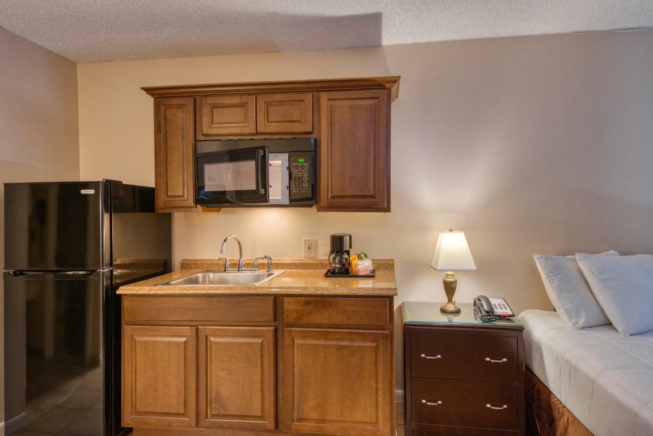 Palms Garden Inn Ellisville Екстериор снимка