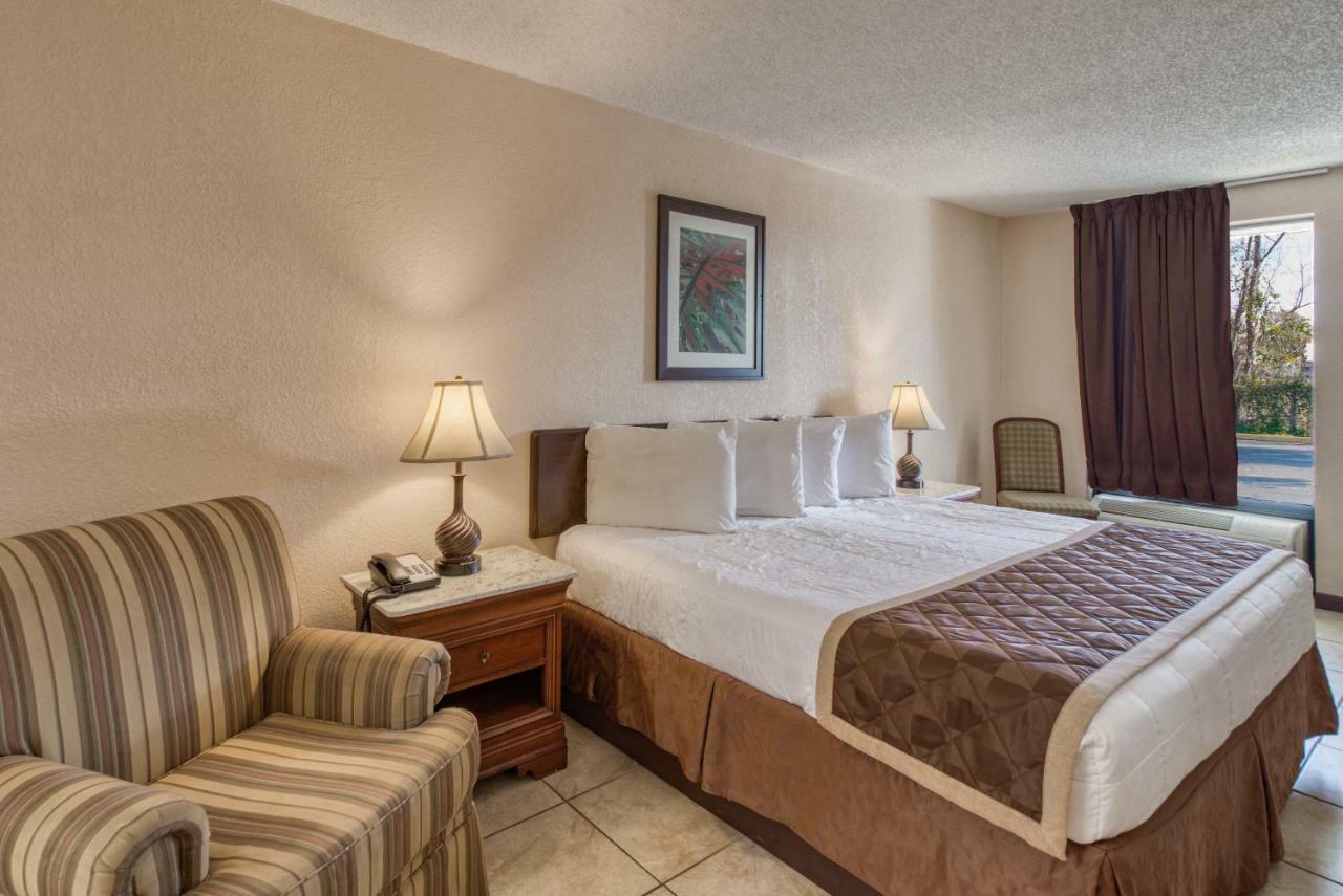 Palms Garden Inn Ellisville Екстериор снимка