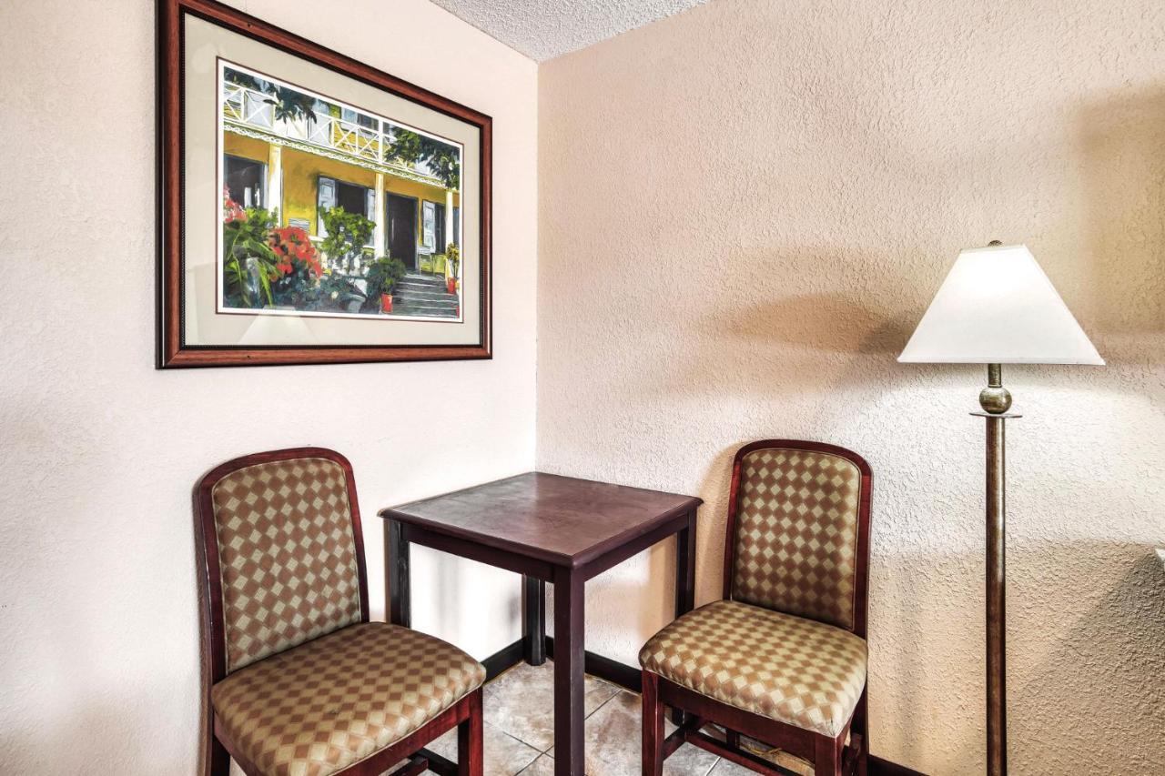 Palms Garden Inn Ellisville Екстериор снимка