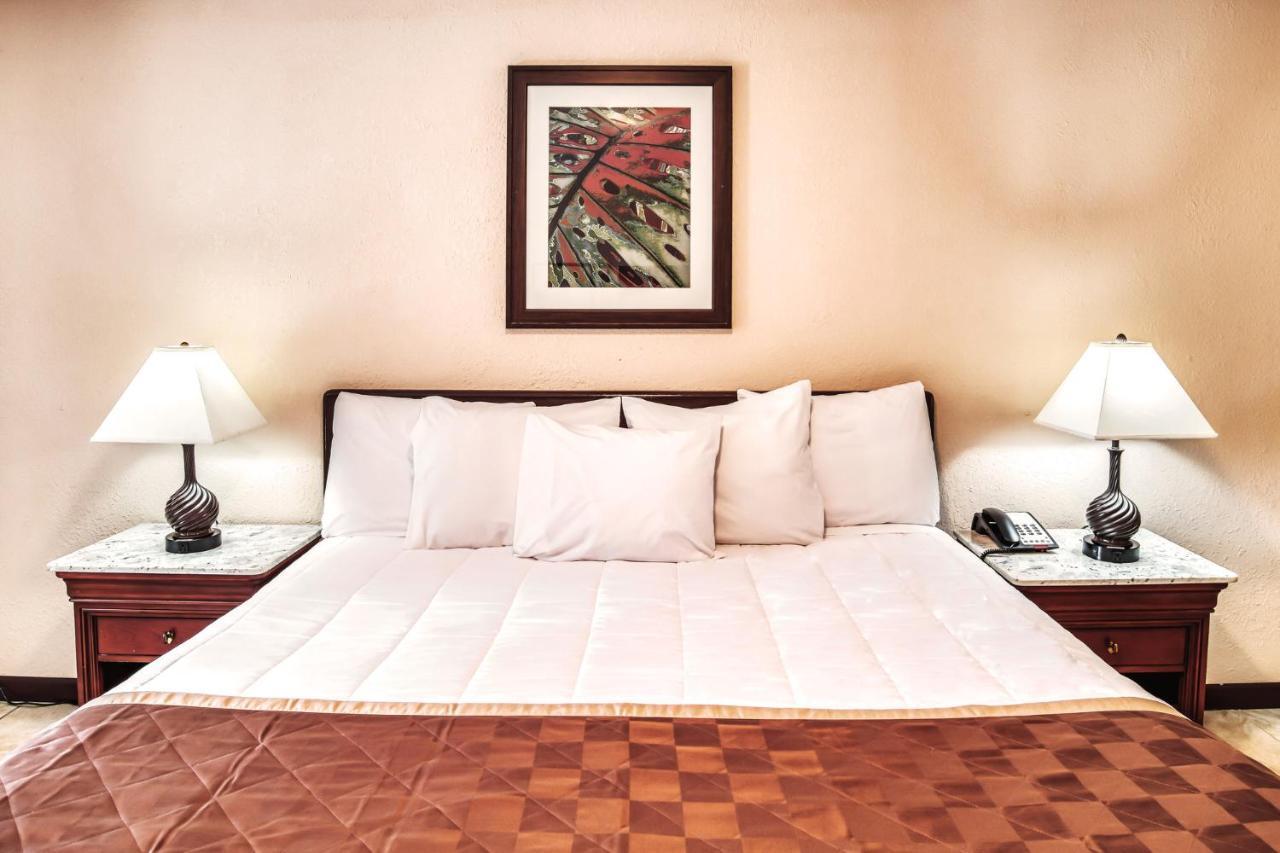 Palms Garden Inn Ellisville Екстериор снимка